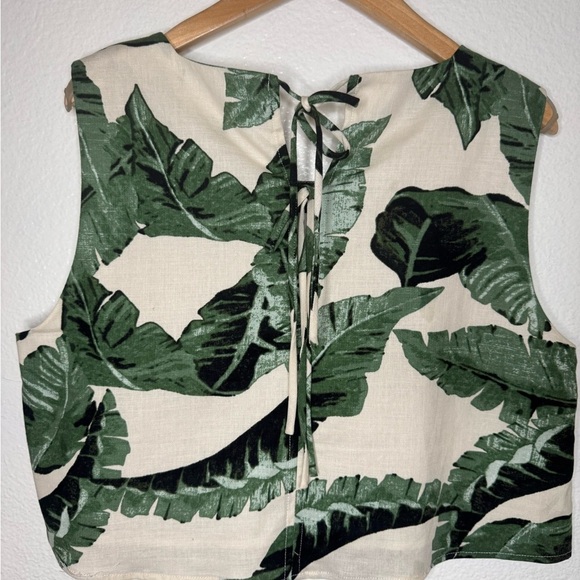 Kourt Green Leaf Print Women's Crop Top - Picture 6 of 12